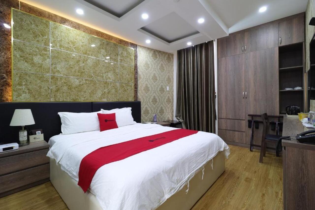 RedDoorz Plus Vienna Hotel Ho-Chi-Minh-Stadt Exterior foto